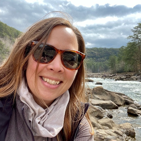 Meet your Posher, Julie - Picture 4 of 5